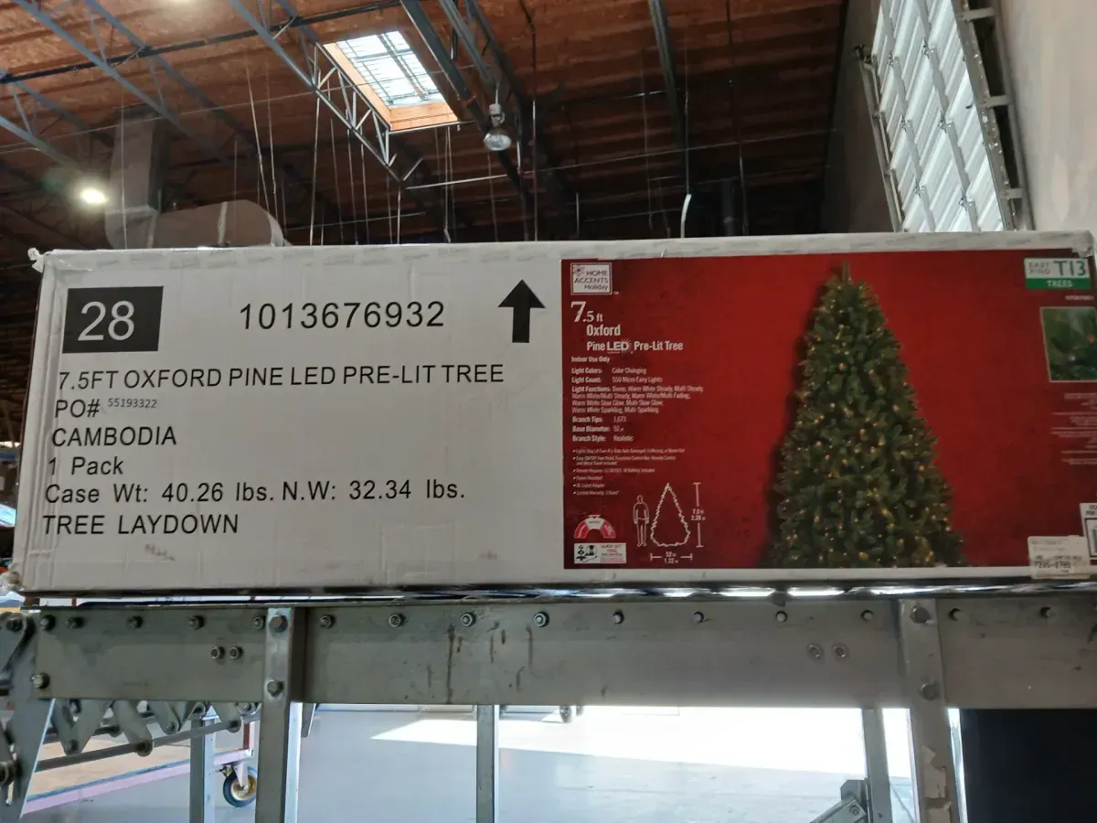 7.5 ft. Pre-Lit Artificial Christmas Tree with 750 LED Lights, 32 Light Modes, Remote Control, and Timer Function - image 4