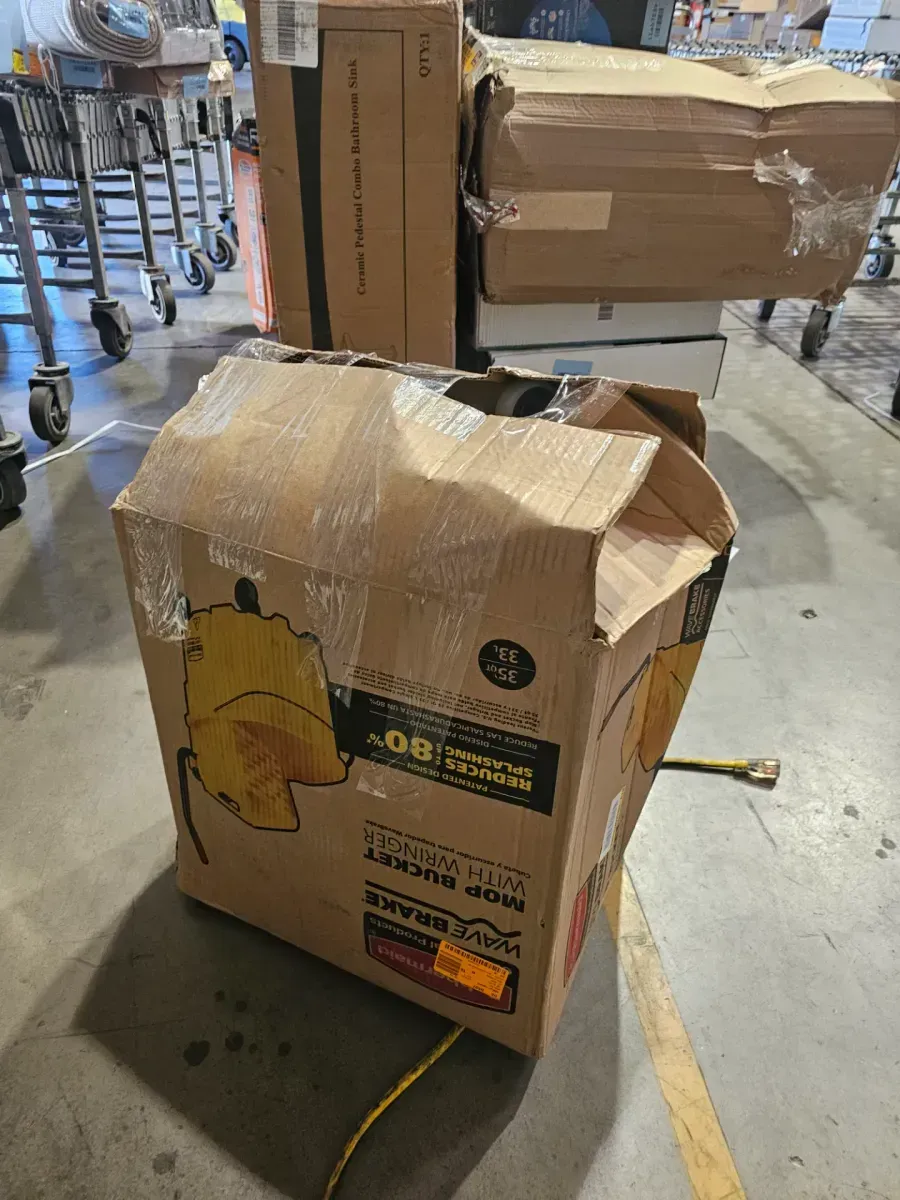 Rubbermaid Commercial Products WaveBrake 35 Qt. Mop Bucket with Side Press Wringer - image 5