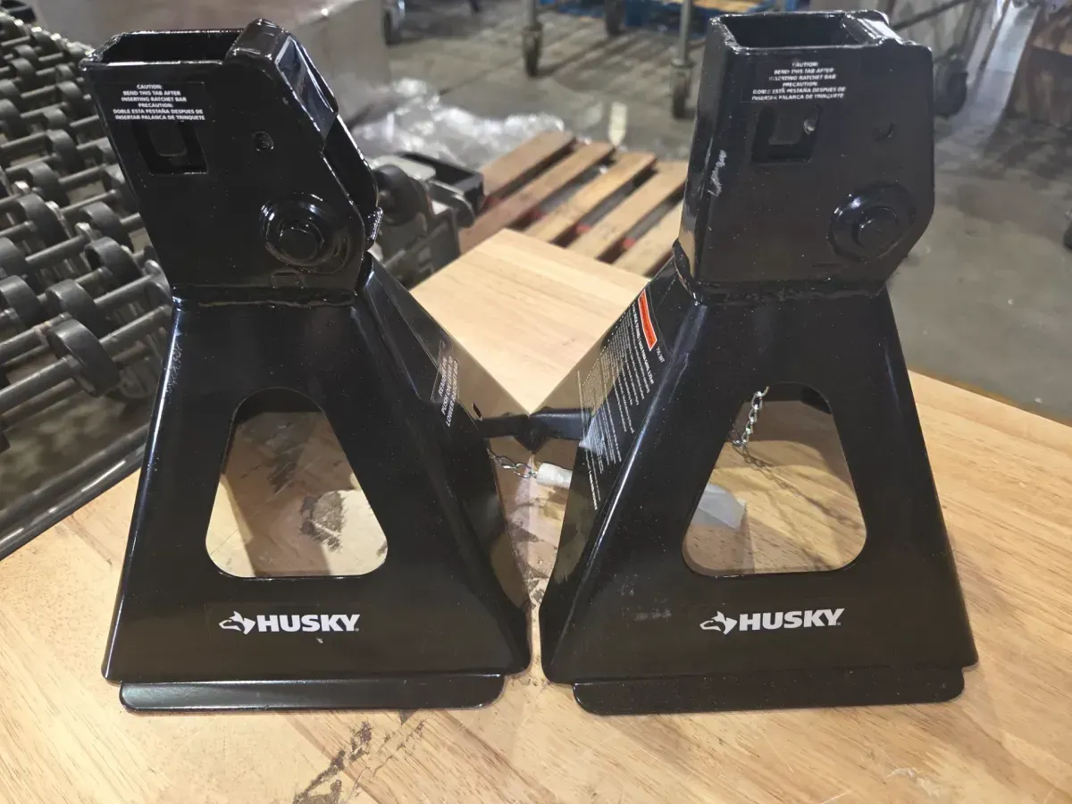 3-Ton Car Jack Stands - image 2