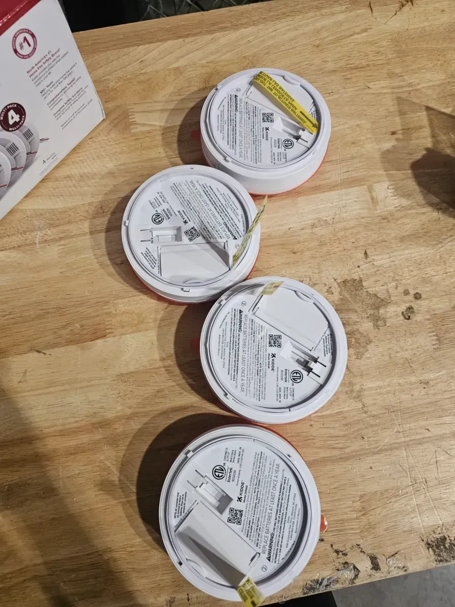 Hardwired Interconnected Smoke Detector with Photoelectric Sensor (4-Pack), 20SAR - image 4