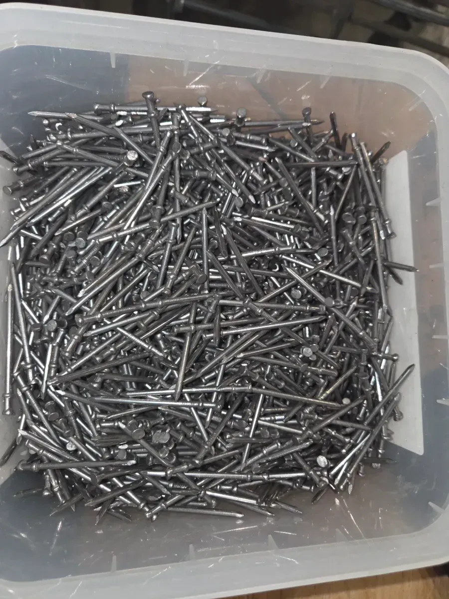30 lb Tub of 8D 2-1/4" Duplex Nails for Forming & Scaffolding - image 4