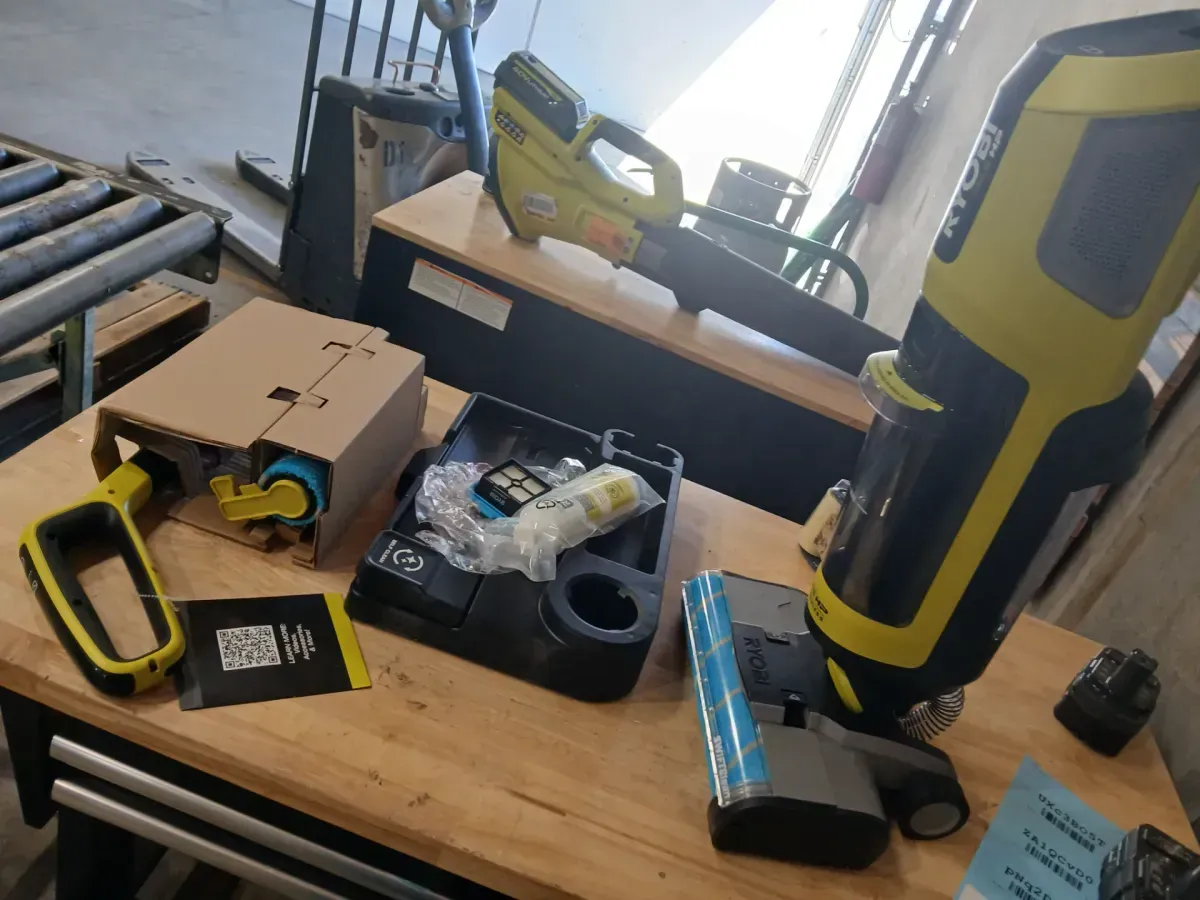 ***Non-functional***ONE+ HP 18V Cordless SWIFTClean Wet/Dry Stick Mop and Vacuum (Tool Only) - image 4