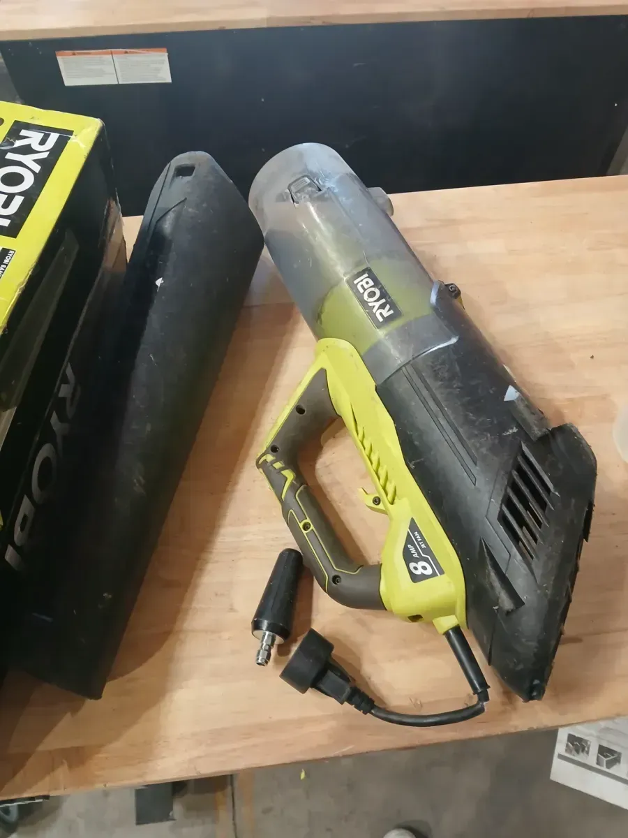 ***Non-functional***ONE+ 18V Cordless 1 Gal. Wet/Dry Vacuum (Tool Only) with 1-1/4 in. Crevice Tool and Utility Nozzle135 MPH 440 CFM 8 Amp Corded Electric Jet Fan Leaf Blower - image 4