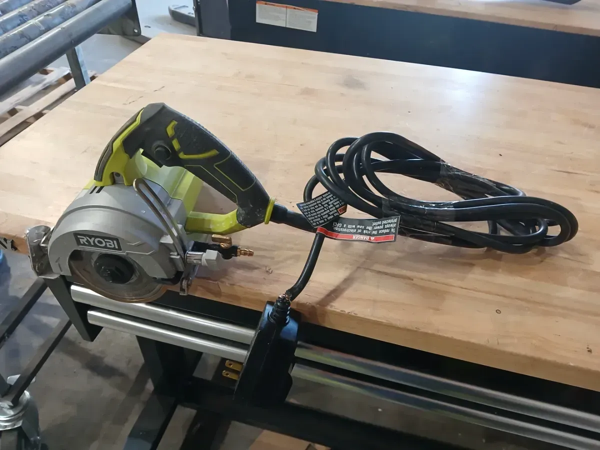 ***Non-functional***RYOBI 4" Tile Saw TC401 - image 1