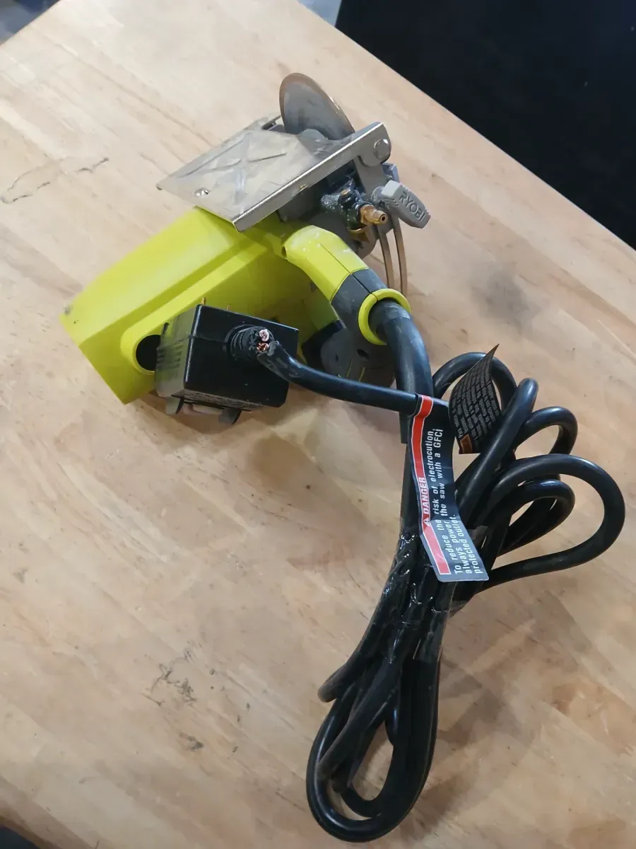 ***Non-functional***RYOBI 4" Tile Saw TC401 - image 2
