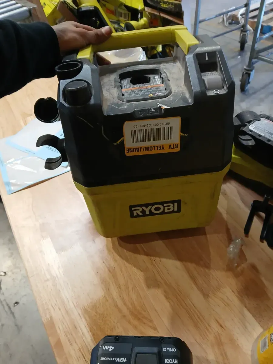 *** non functional ONE+ 18V Cordless 1 Gal. Wet/Dry Vacuum Kit with 4.0Ah Battery and Charger - image 2