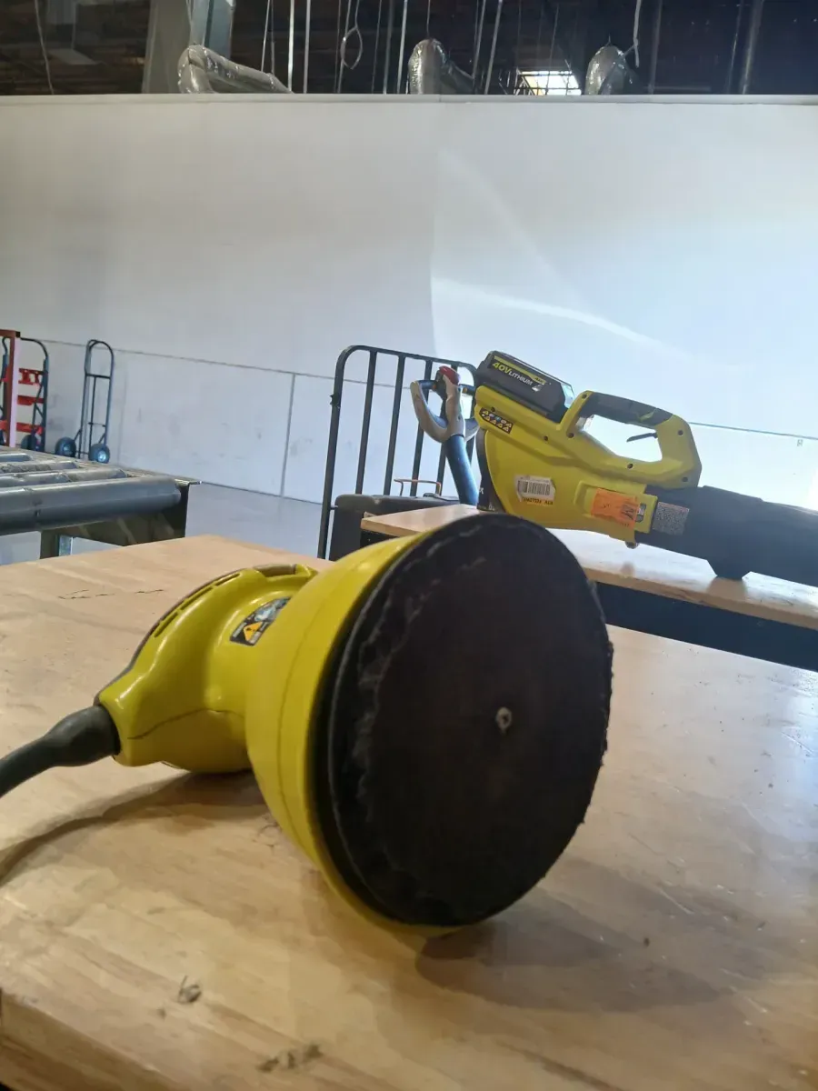 Ryobi RS600 5-inch Corded Random Orbit Sander - image 2