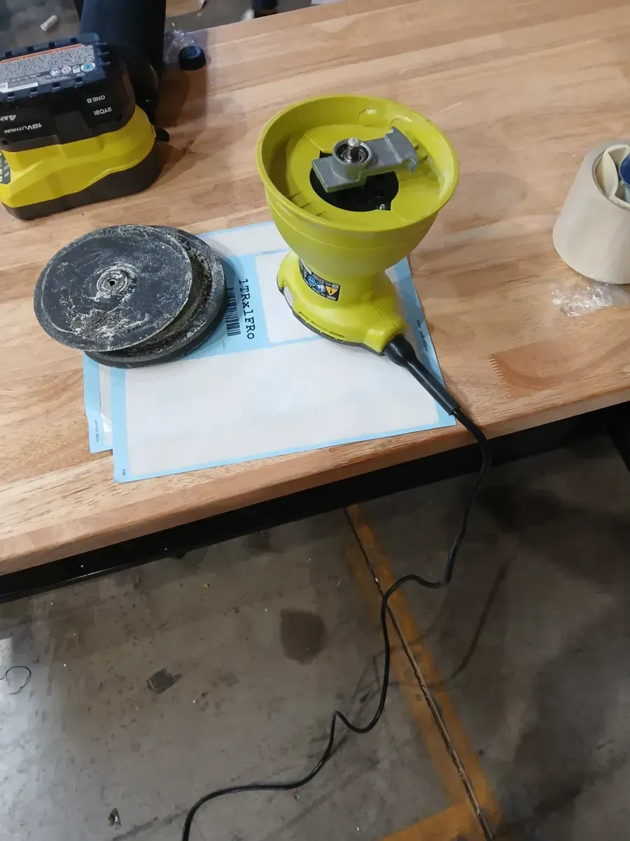 ** non-functional** 0.5 Amp Corded 6 in. Orbital Buffer/Polisher - image 4