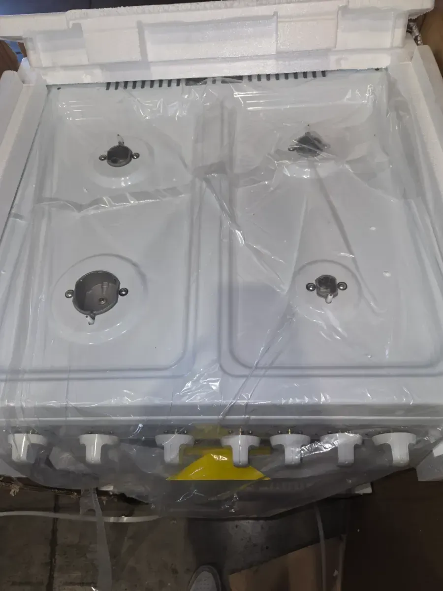 24 in. 2.6 cu. ft. Gas Range in White - image 4