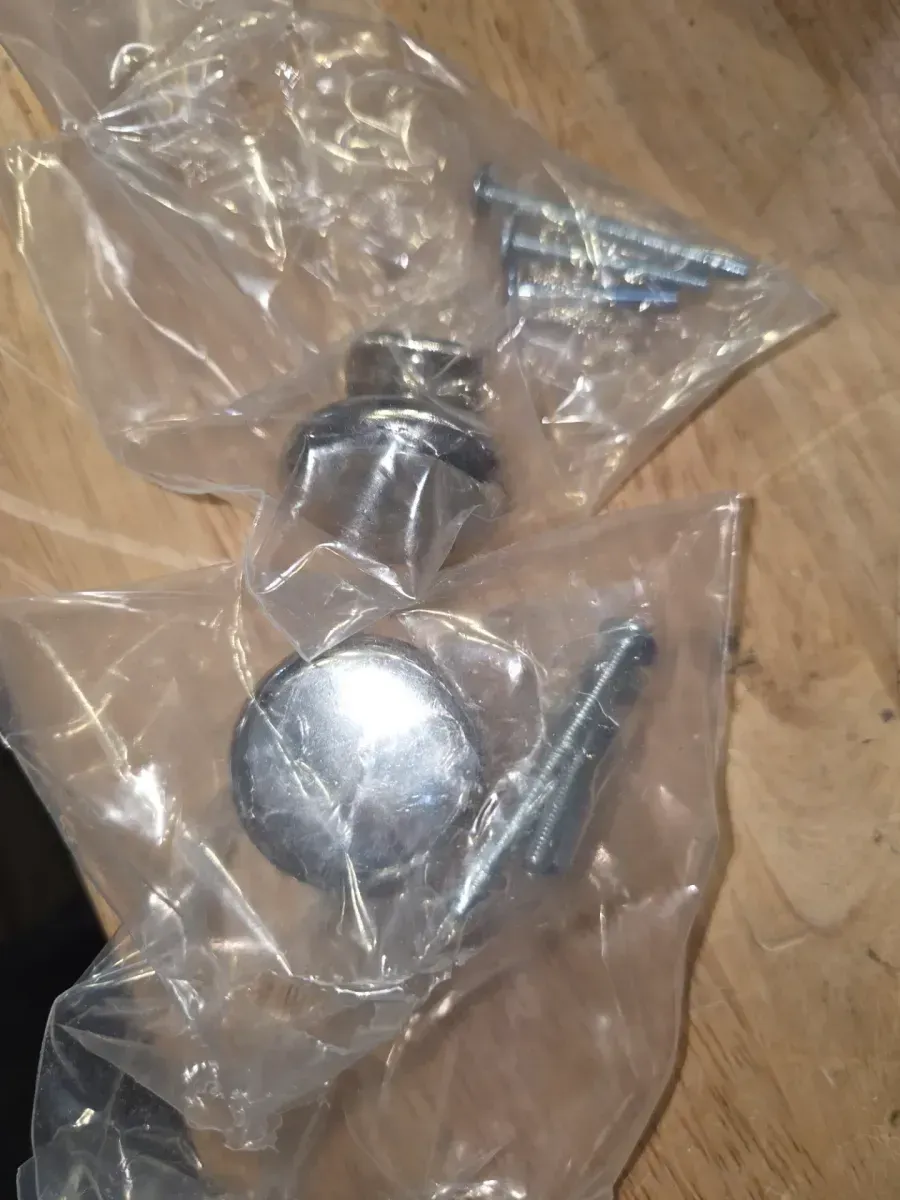 Everdean 31 in. Single Sink White Bath Vanity with White Cultured Marble Top (Assembled) - image 5