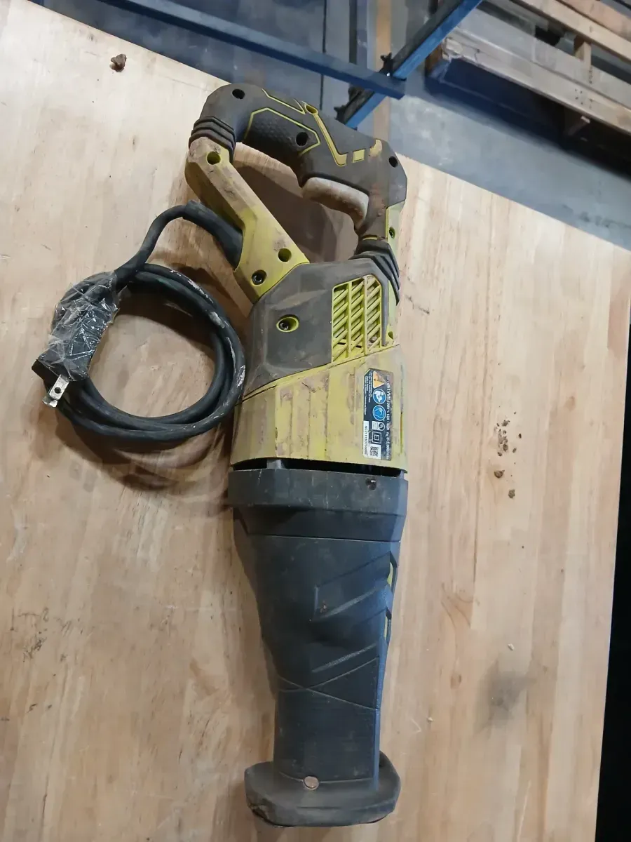 ***Non-functional***12 Amp Corded Reciprocating Saw - image 1