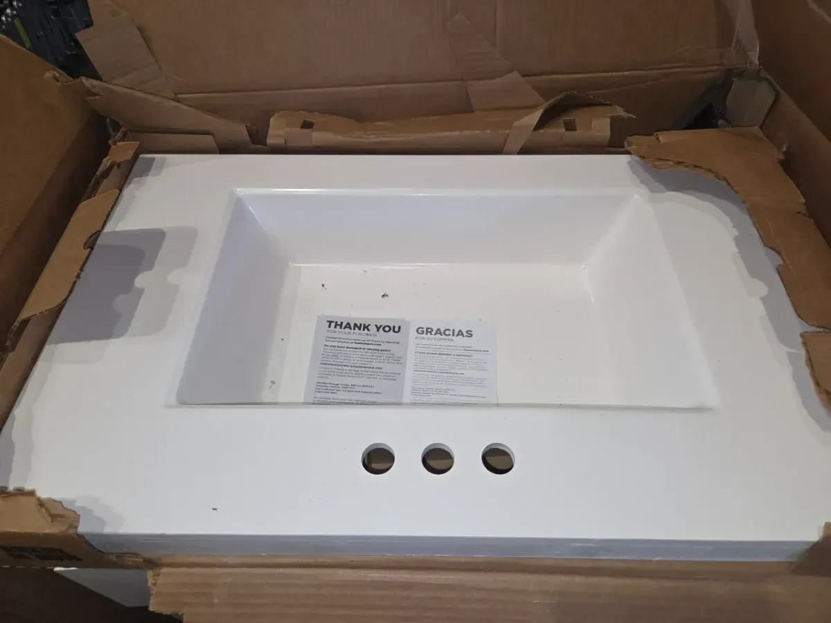 Everdean 31 in. Single Sink White Bath Vanity with White Cultured Marble Top (Assembled) - image 3