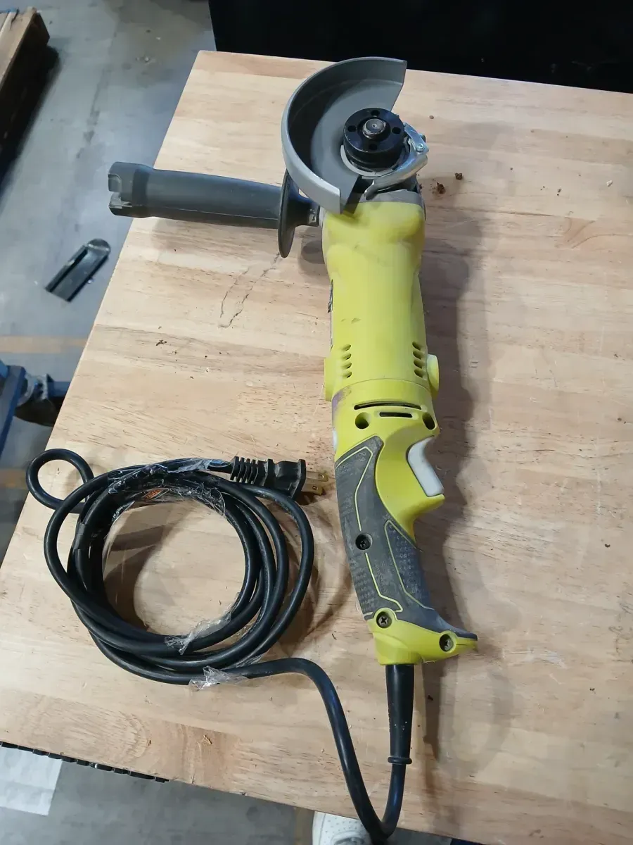 ***Non-functional***7.5 Amp 4-1/2 in. Corded Angle Grinder with Rotating Rear Handle - image 1