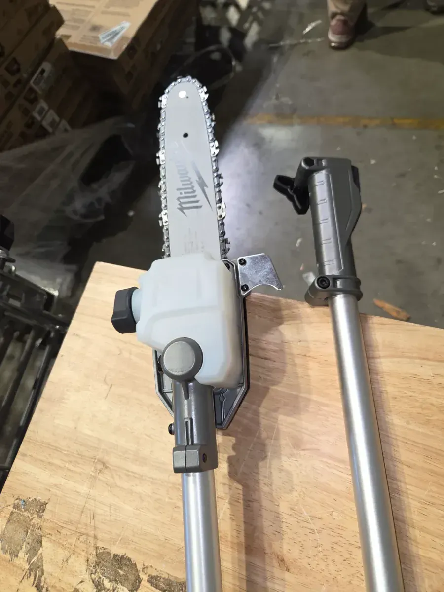 M18 FUEL 10 in. Pole Saw Attachment with QUIK-LOK 3 ft. Attachment Extension - image 2