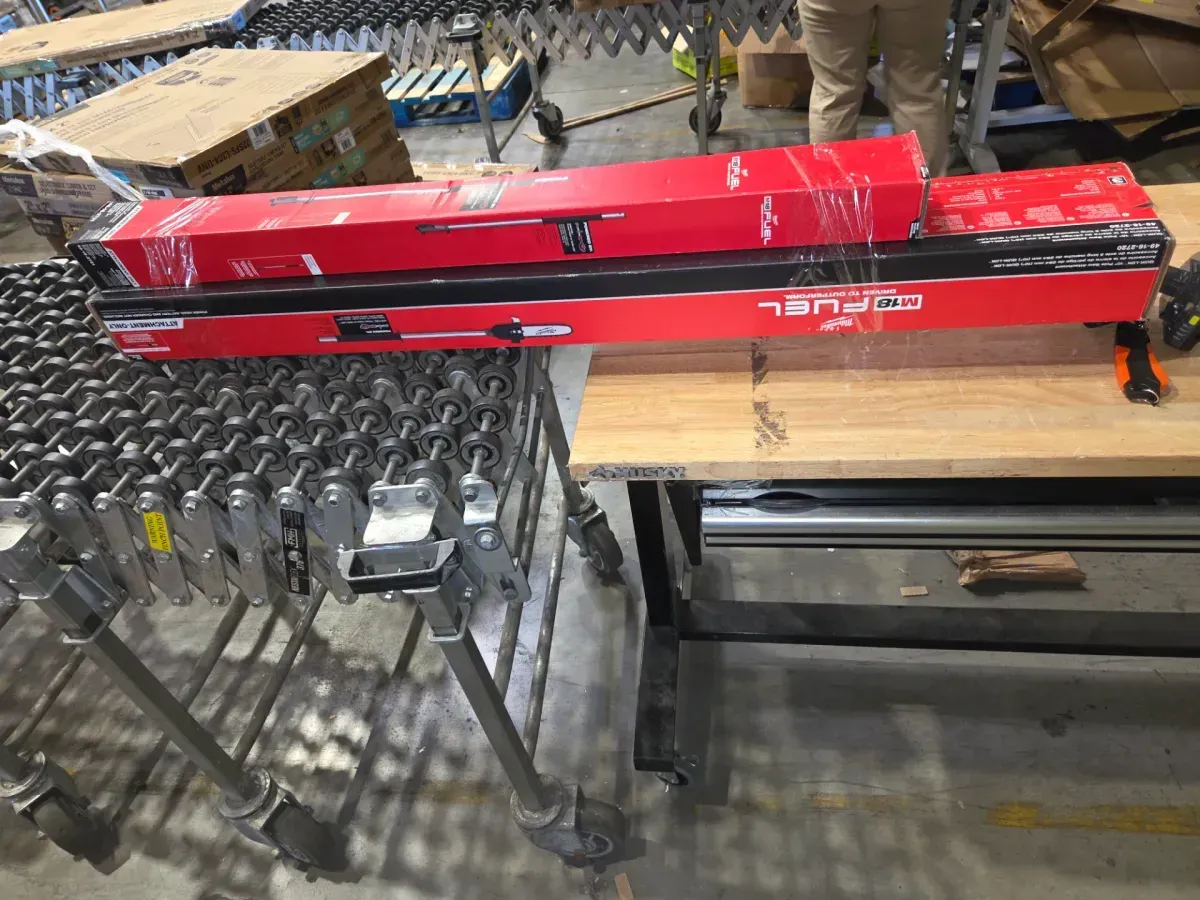 M18 FUEL 10 in. Pole Saw Attachment with QUIK-LOK 3 ft. Attachment Extension - image 3