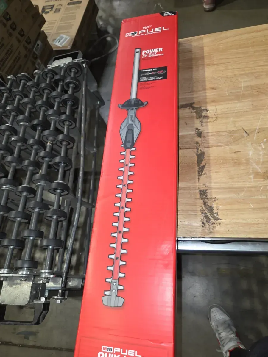 M18 FUEL QUIK-LOK Hedge Trimmer Attachment (Tool-Only) - image 4