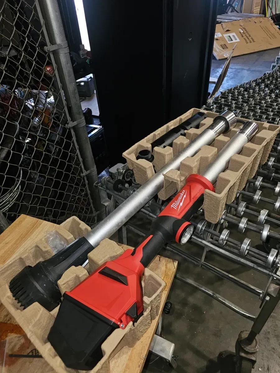 M18 18-Volt Lithium-Ion Cordless Brushless Stick Transfer Pump - image 2