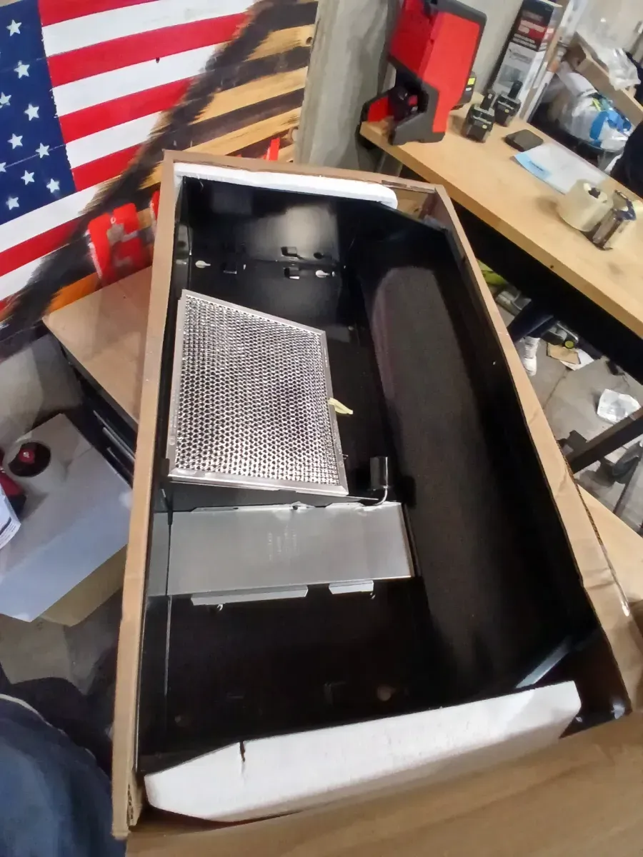 RL6200 Series 30 in. Ductless Under Cabinet Range Hood with Light in Black - image 3