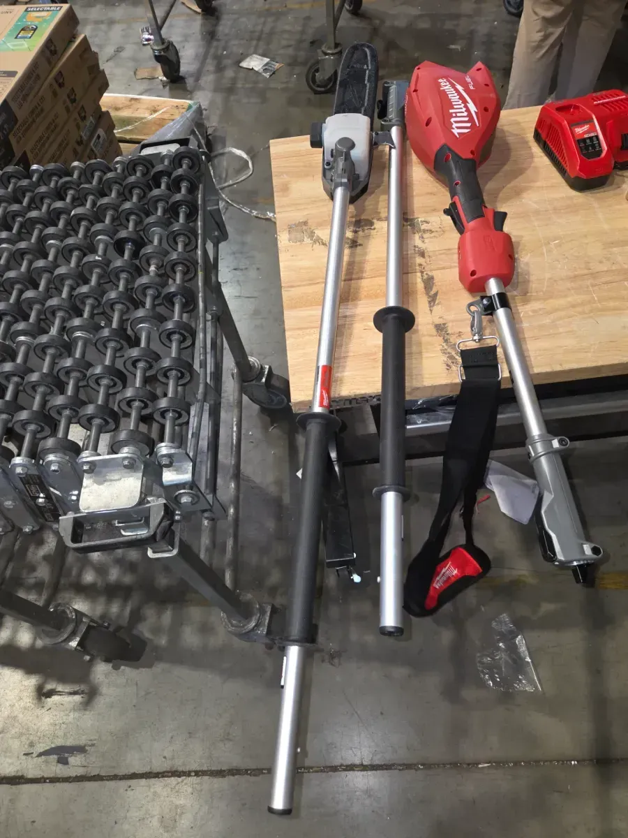 M18 Fuel 18V 10 in. Brushless Cordless Battery Powered Pole Saw Kit Quik-Lok Attachment Capability, 8.0 Forge Battery - image 2