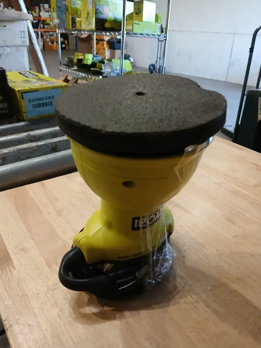 0.5 Amp Corded 6 in. Orbital Buffer/Polisher - image 2