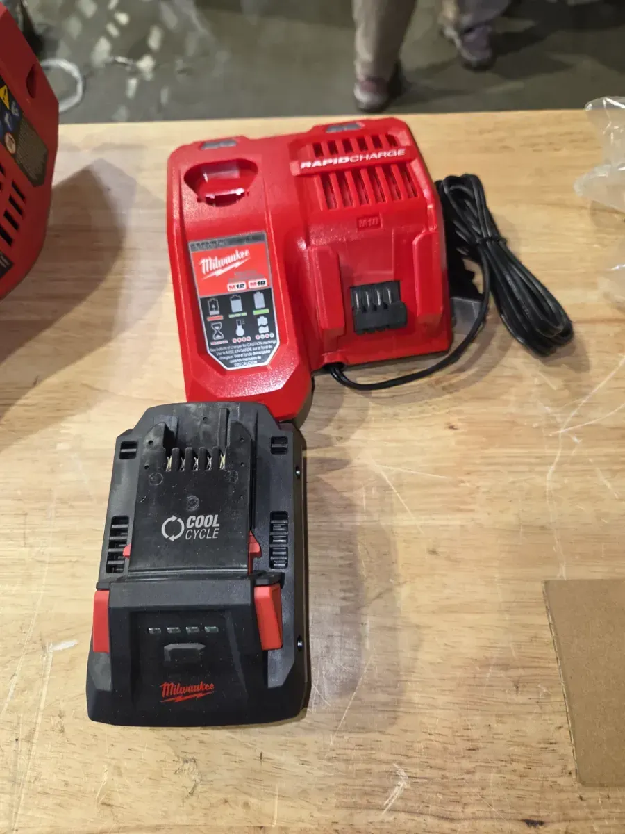 M18 Fuel 18V 10 in. Brushless Cordless Battery Powered Pole Saw Kit Quik-Lok Attachment Capability, 8.0 Forge Battery - image 3