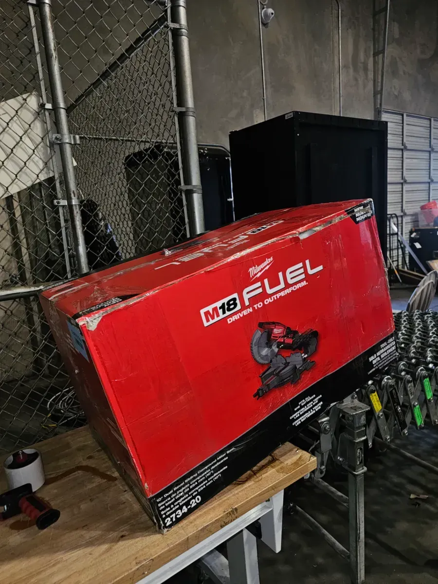 M18 FUEL 18V Lithium-Ion Brushless Cordless 10 in. Dual Bevel Sliding Compound Miter Saw (Tool-Only) - image 8