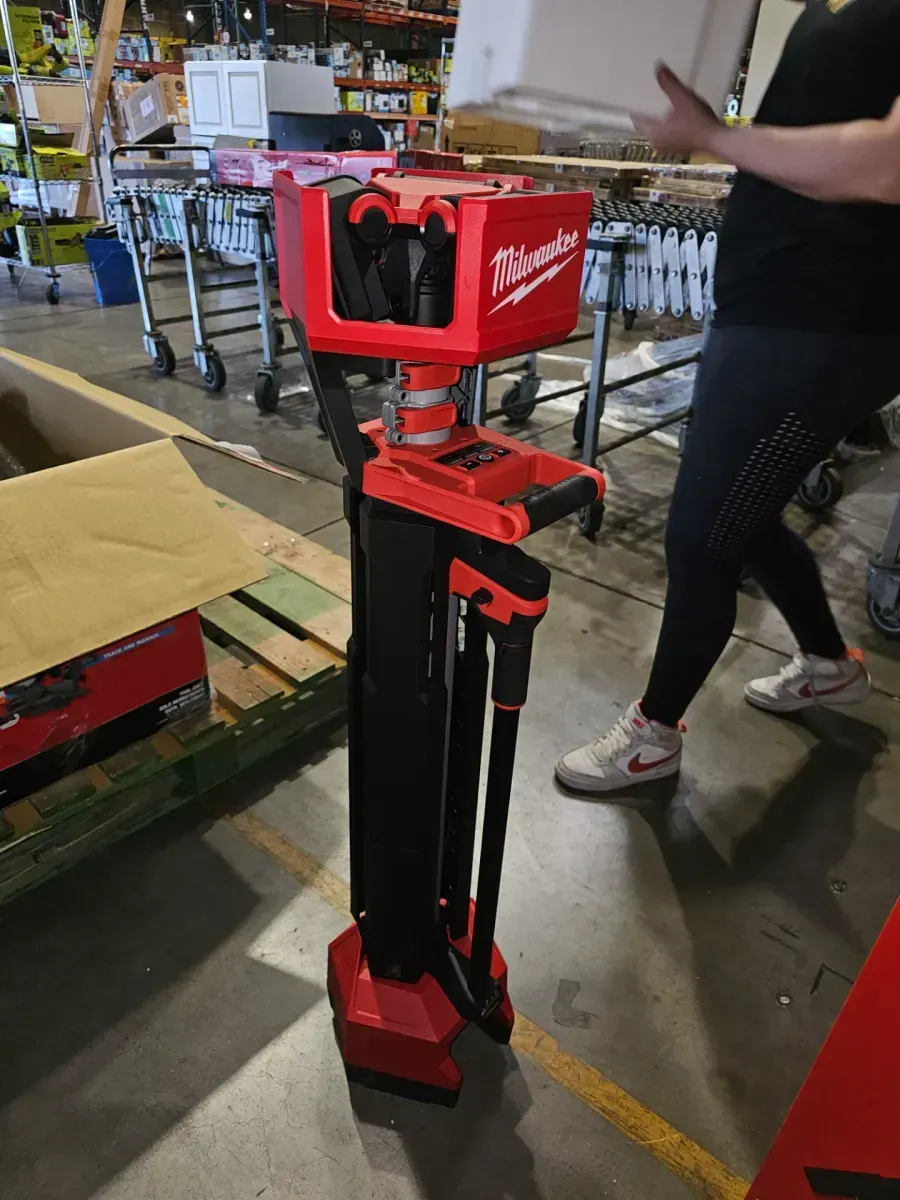 M18 18-Volt Lithium-Ion Cordless 6,000 Lumens Rocket Dual Power Tower Light with Charger (Tool-Only) - image 3