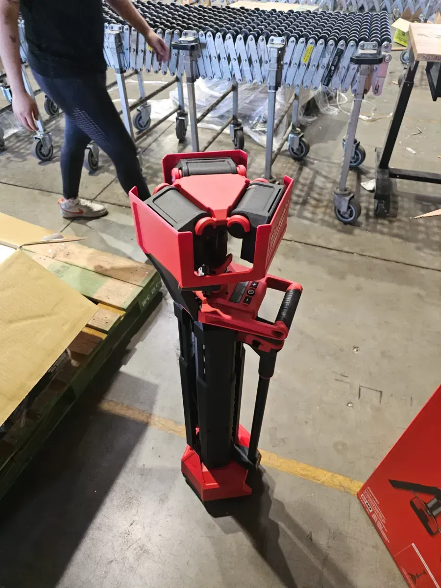 M18 18-Volt Lithium-Ion Cordless 6,000 Lumens Rocket Dual Power Tower Light with Charger (Tool-Only) - image 5