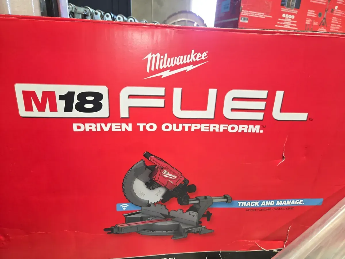 M18 FUEL 18V 10 in. Lithium-Ion Brushless Cordless Dual Bevel Sliding Compound Miter Saw Kit with One 8.0 Ah Battery - image 5