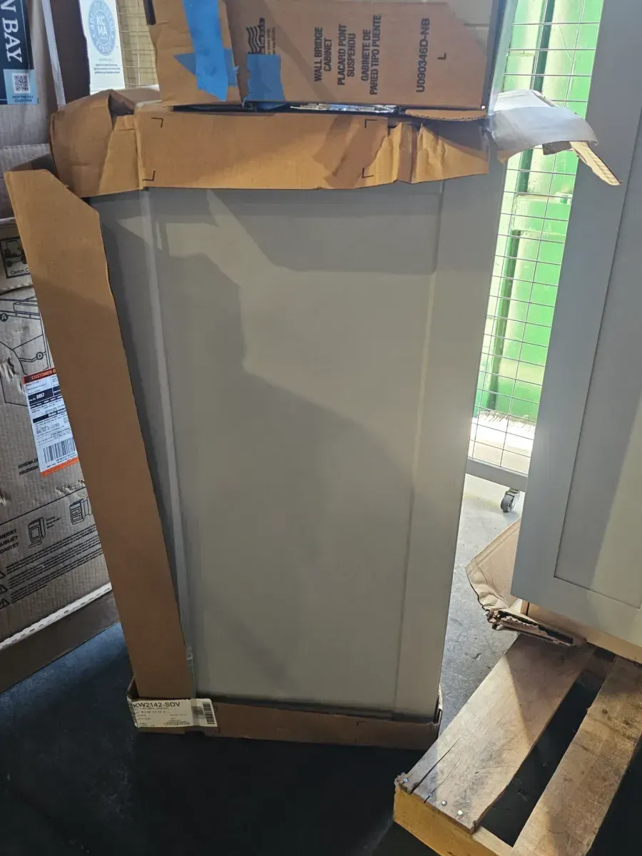 Set of 6 cabinets( 4 upper and 2 lower ) - image 9