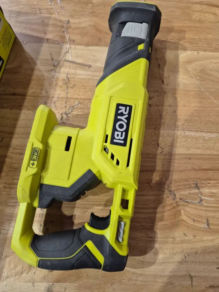 **NON FUNCTIONAL** ONE+ 18V Cordless Reciprocating Saw (Tool Only) - image 3