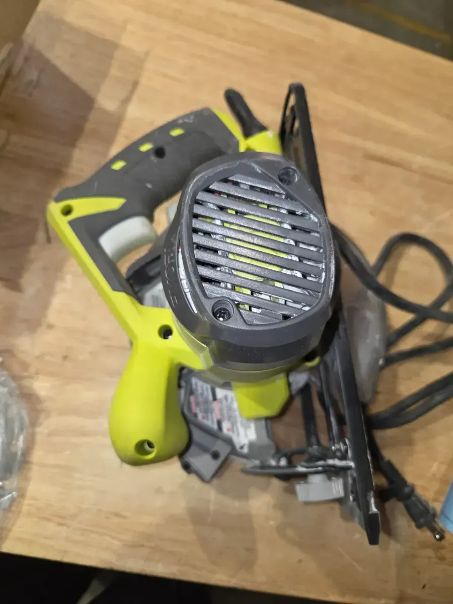 **NON FUNCTIONAL**14 Amp 7-1/4 in. Circular Saw with Laser - image 3