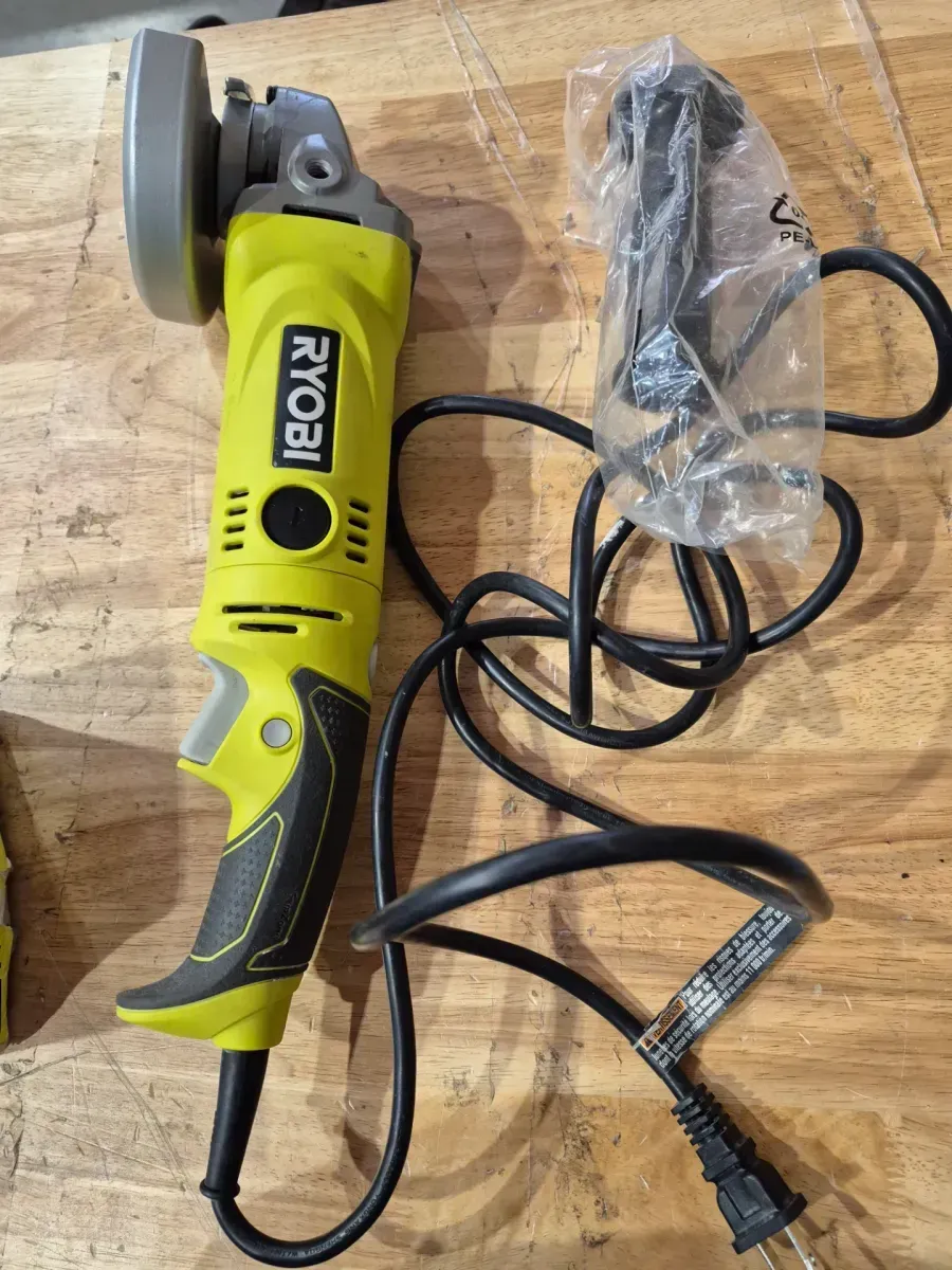 **NON FUNCTIONAL** 7.5 Amp 4-1/2 in. Corded Angle Grinder with Rotating Rear Handle - image 4