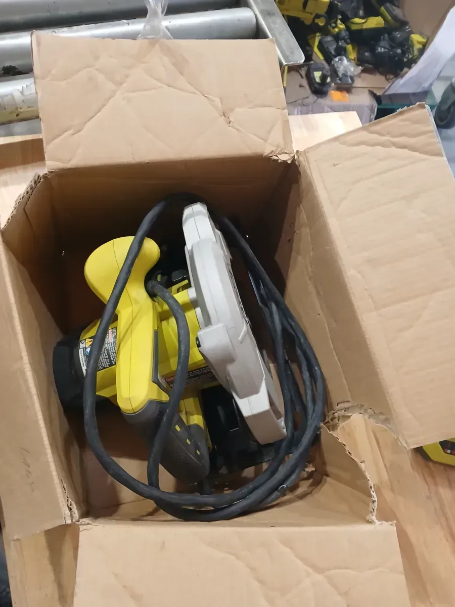 **NON FUNCTIONAL**14 Amp 7-1/4 in. Circular Saw with Laser - image 3