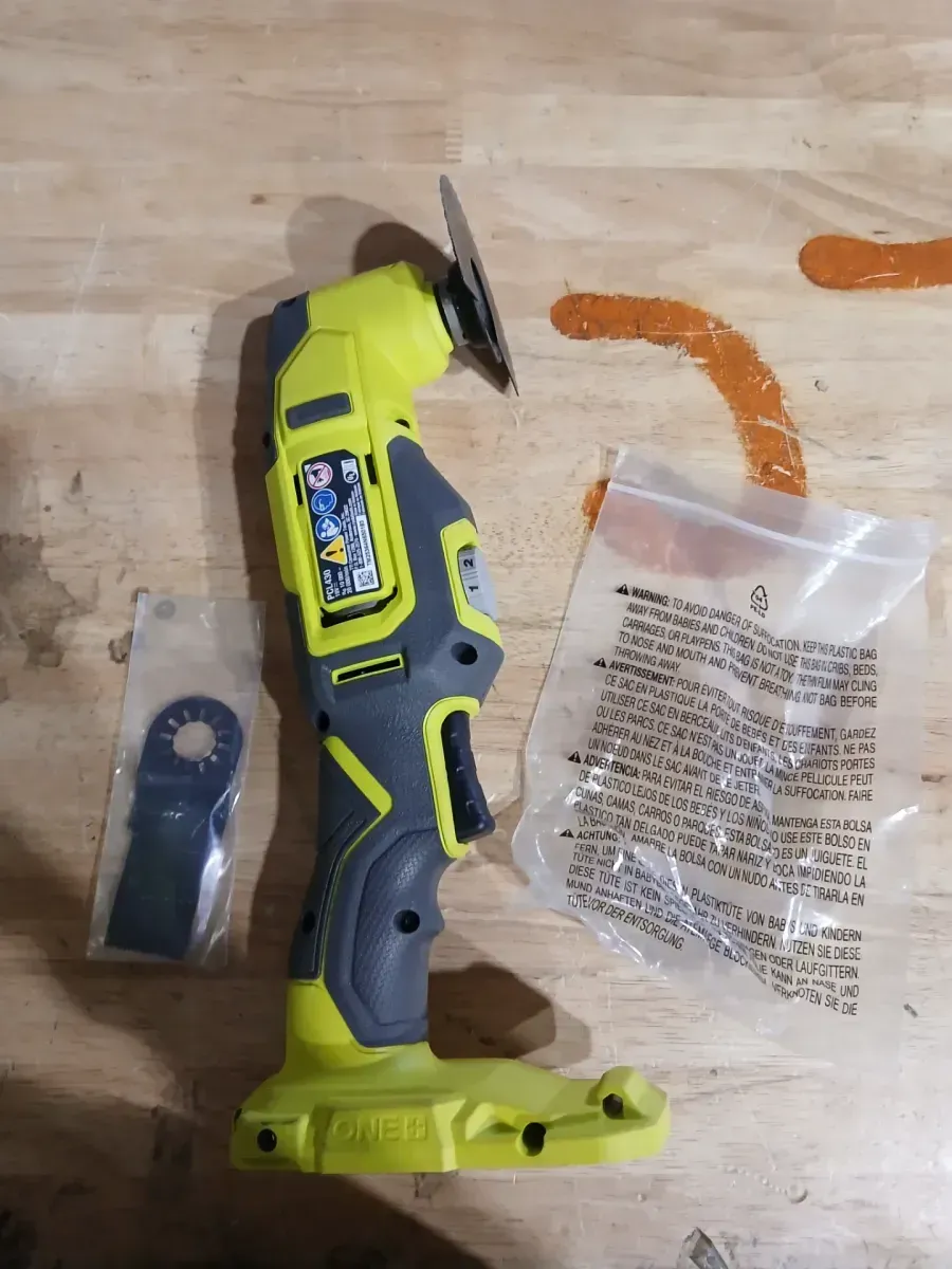 ***non functional missing battery and charger ONE+ 18V Cordless Oscillating Multi-Tool Kit with 2.0 Ah Battery and Charger - image 4