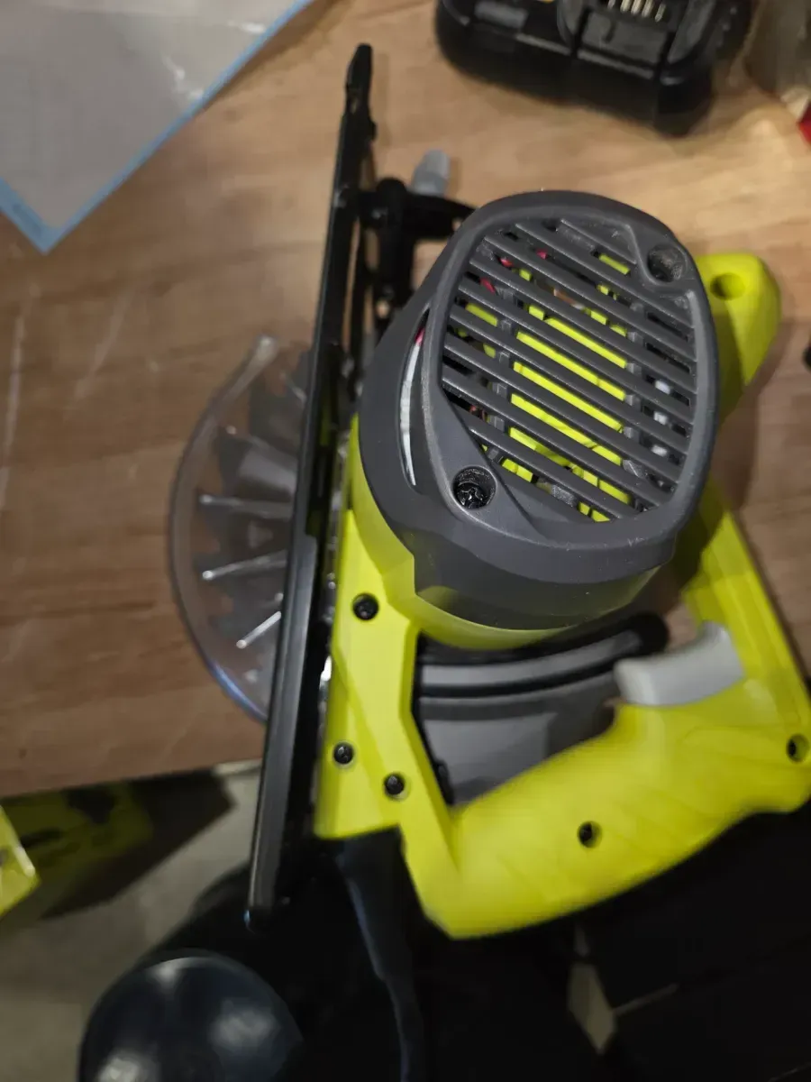 **NON FUNCTIONAL ** 13 Amp Corded 7-1/4 in. Circular Saw - image 3