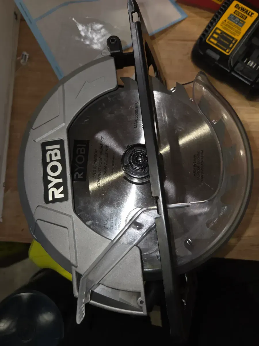 **NON FUNCTIONAL ** 13 Amp Corded 7-1/4 in. Circular Saw - image 4