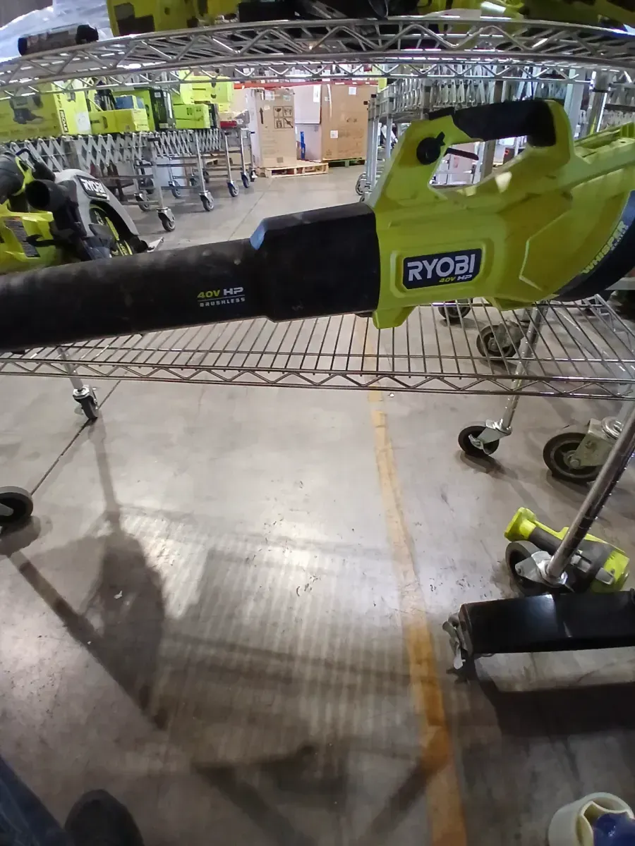 *** non functional 40V HP Brushless Whisper Series 160 MPH 650 CFM Cordless Battery Leaf Blower with 4.0 Ah Battery and Charger - image 2