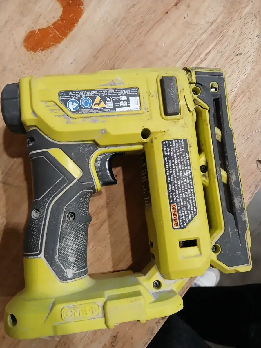 ONE+ 18V Compression Drive Cordless 3/8 in. Crown Stapler - image 5