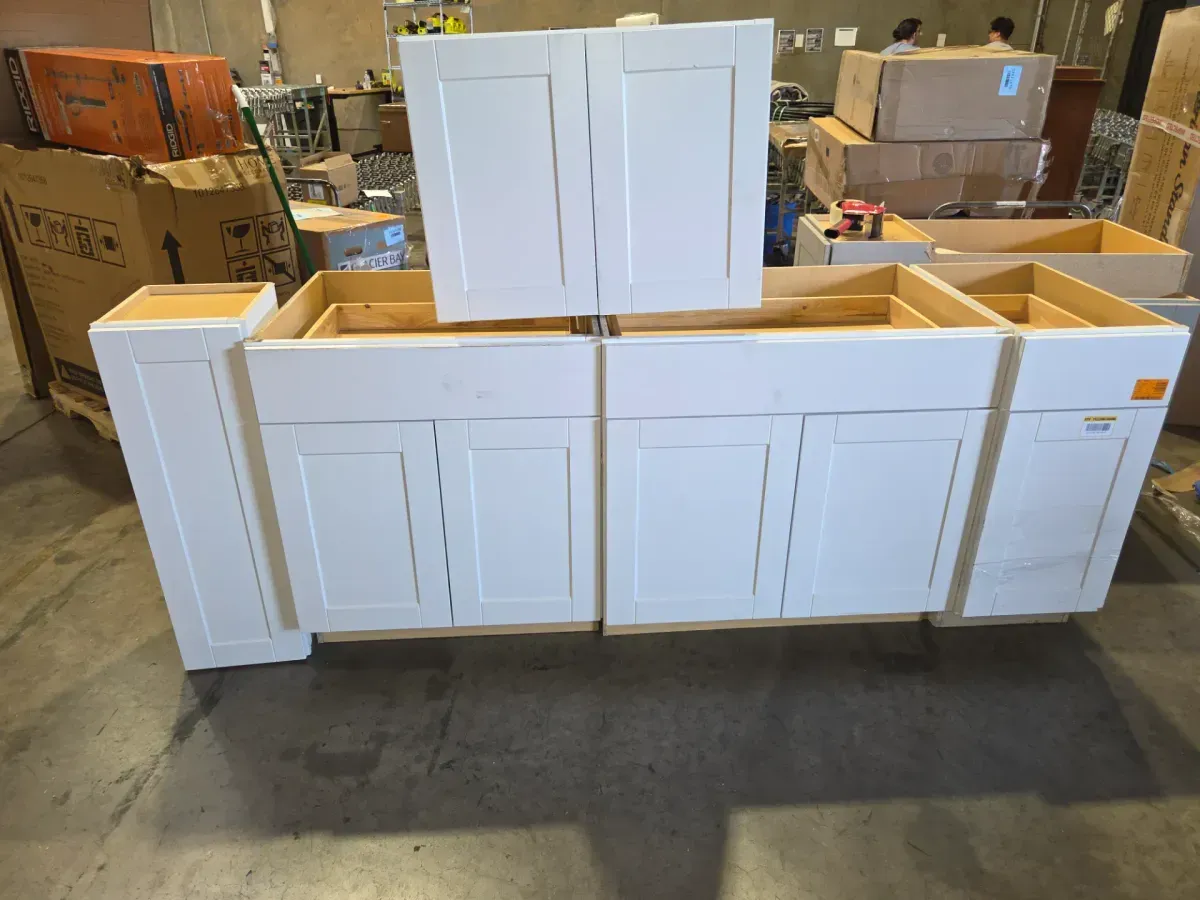 Set of 5 cabinets (2upper ,3 lower  - image 1
