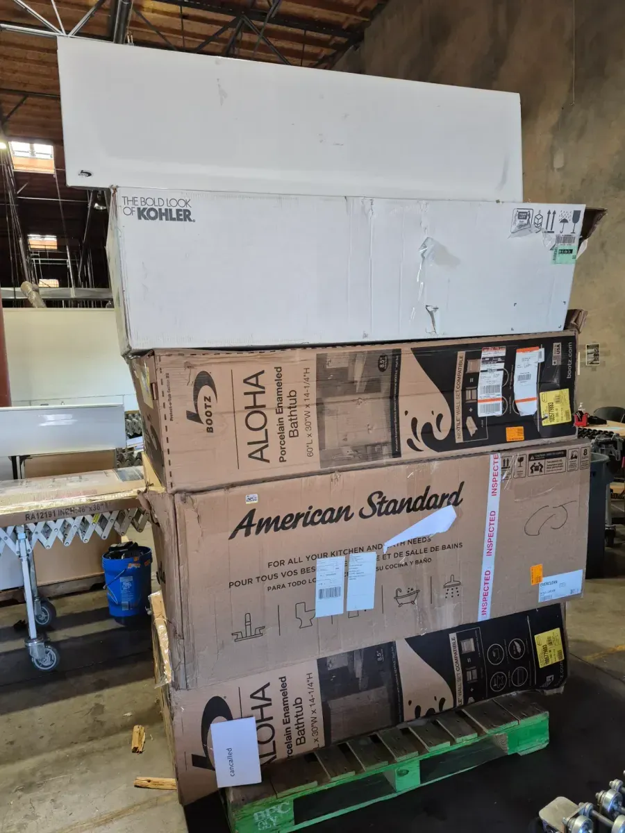 Pallet of 5 bathtubs  - image 8