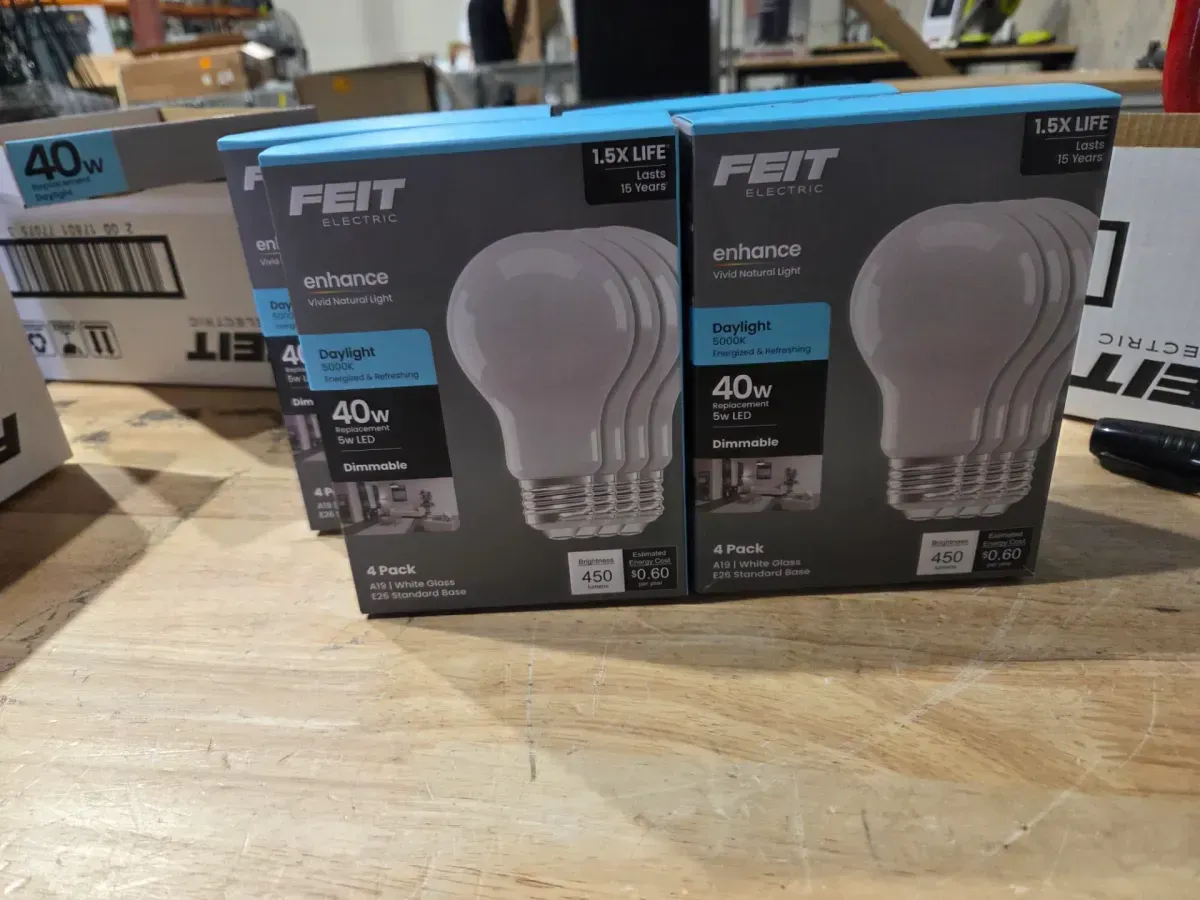 ***Pack of 4 ***40-Watt Equivalent A-Style A19 Dimmable CEC 90 CRI Frosted Glass Filament E26 LED Light Bulb, Daylight 5000K (4-Pack) - image 3