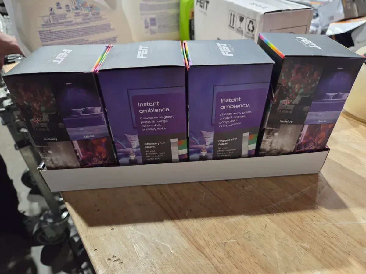 ***pack of 4***5-Watt Equivalent A23 Color Changing Party Bulb Medium E26 Base LED Light Bulb with 4 Modes - image 4