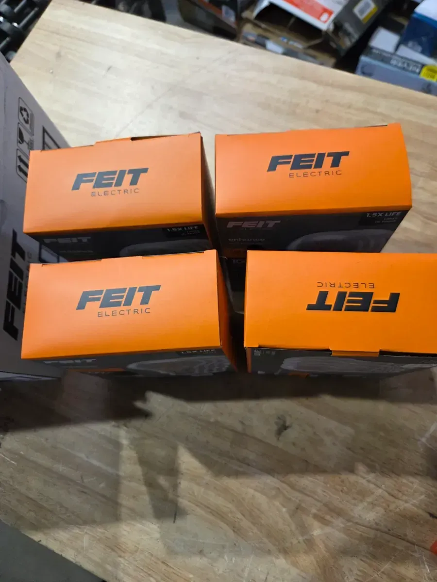 100-Watt Equivalent A-style A19 Dimmable CEC Title 20 90 CRI Clear Filament E26 LED Light Bulb Soft White 2700K (4-Pack) - image 4