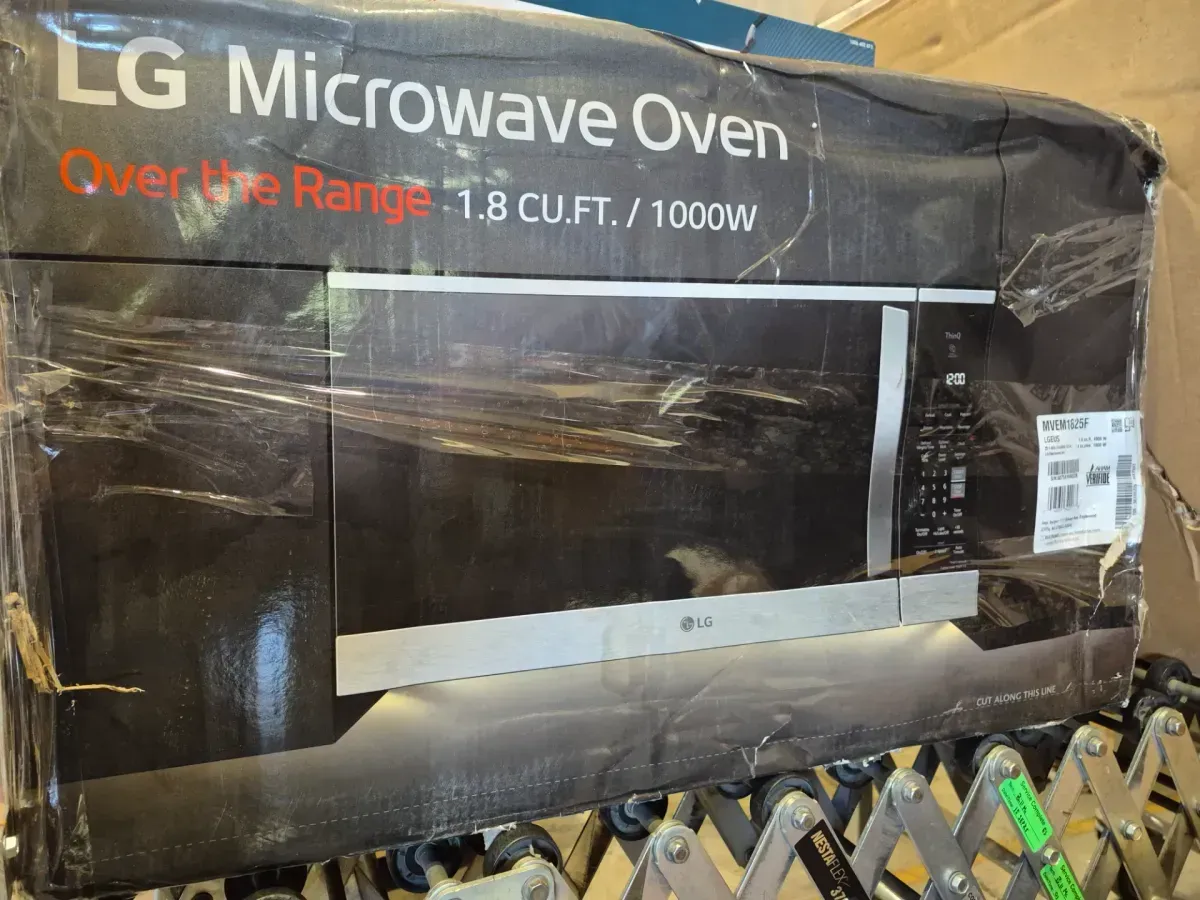 1.8 cu. ft. 30 in. W Smart Over the Range Microwave Oven with EasyClean in PrintProof Stainless Steel 1000-Watt - image 3