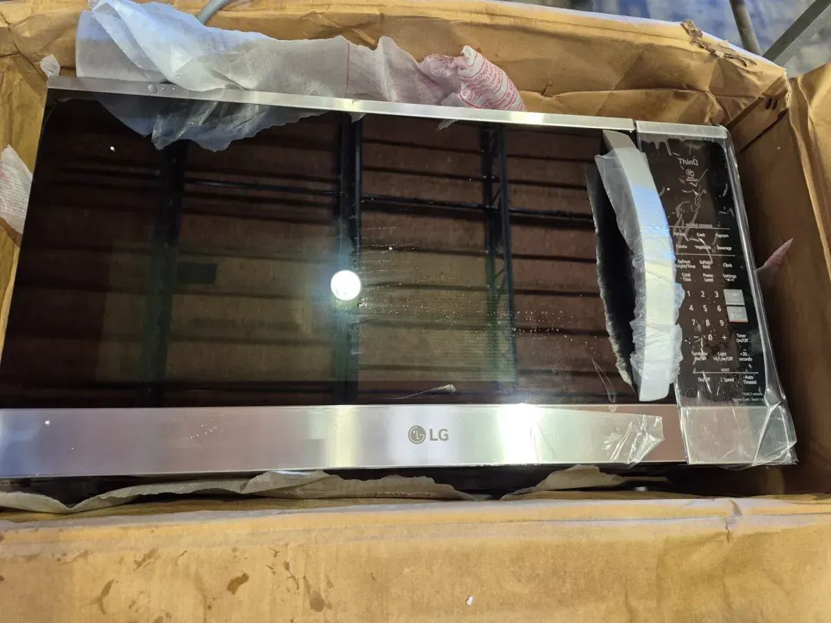 1.8 cu. ft. 30 in. W Smart Over the Range Microwave Oven with EasyClean in PrintProof Stainless Steel 1000-Watt - image 4