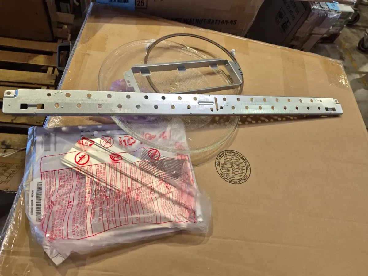 GE 1.6 cu. ft. Over-the-Range Microwave Oven in White (JVM3160DFWW) - image 6