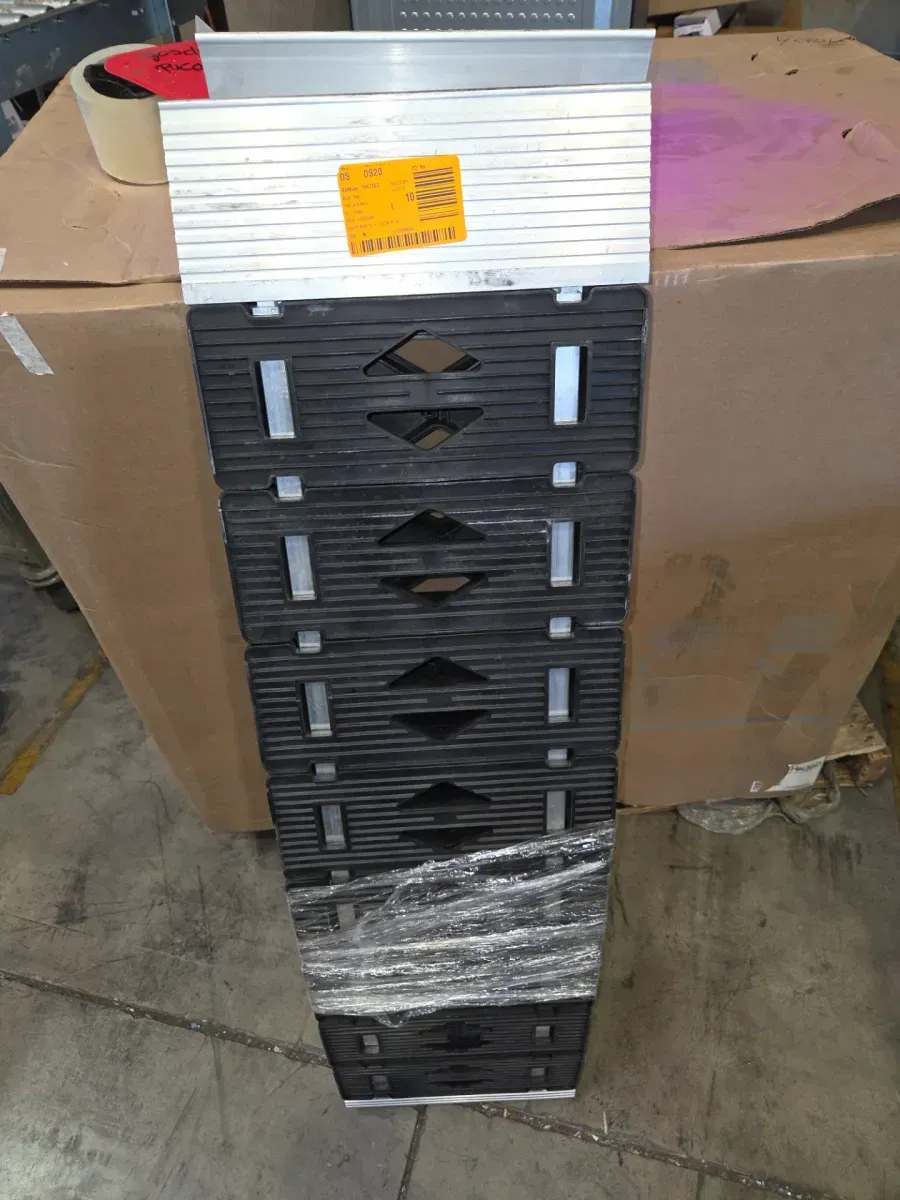 12 in. W x 90 in. L 750 lb. Capacity Hybrid S-Curve Centerfold Truck Loading Ramp (Includes 1 Ramp) - image 3