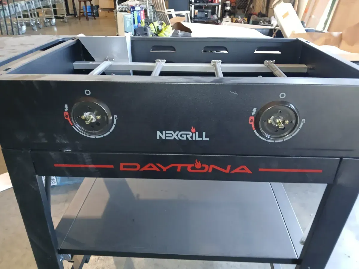 Nexgrill Daytona 2-Burner Propane Gas Griddle (Incomplete) - image 5