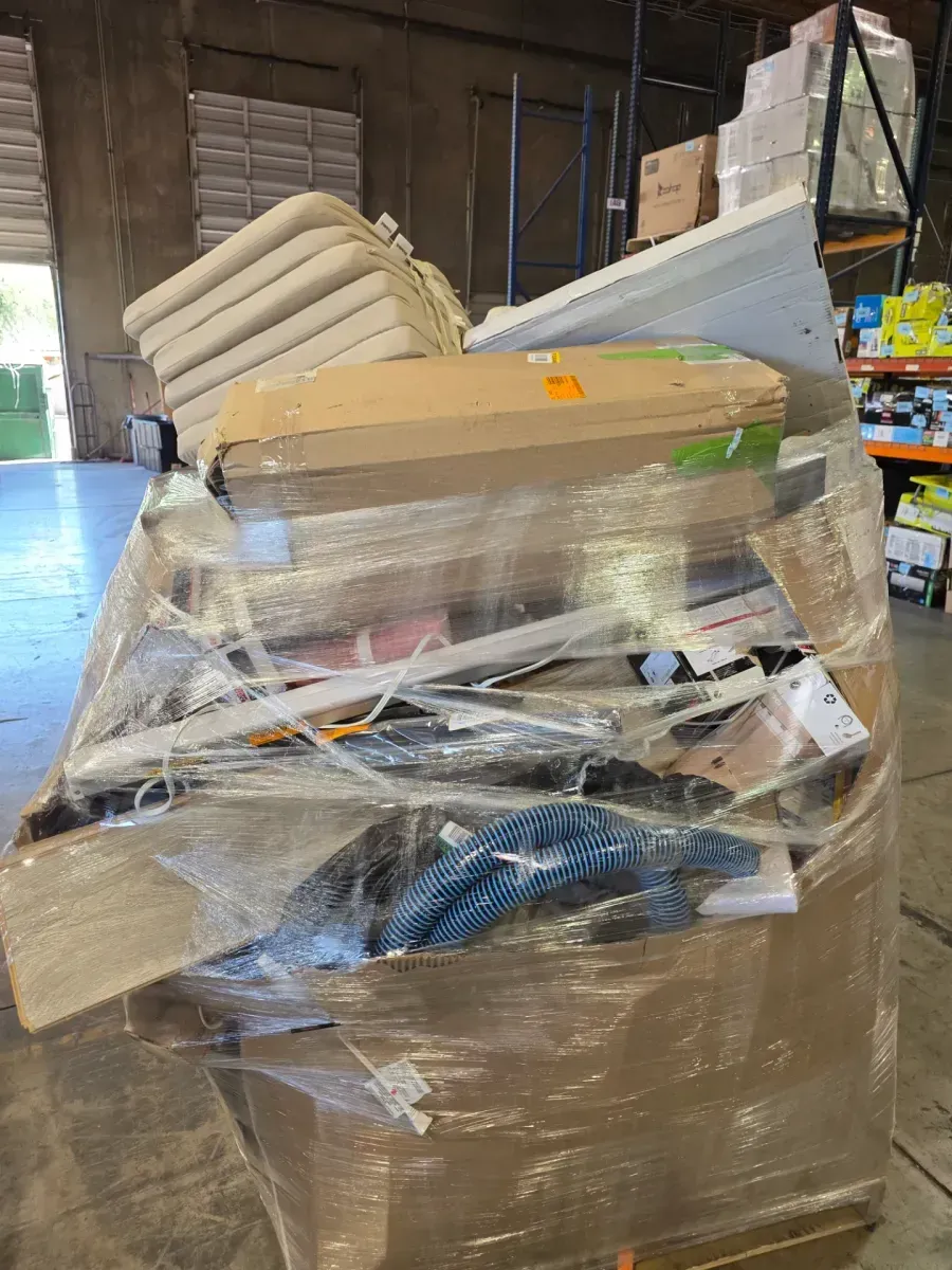 Mixed Merchandise Pallet of Home and Garden Goods - image 2